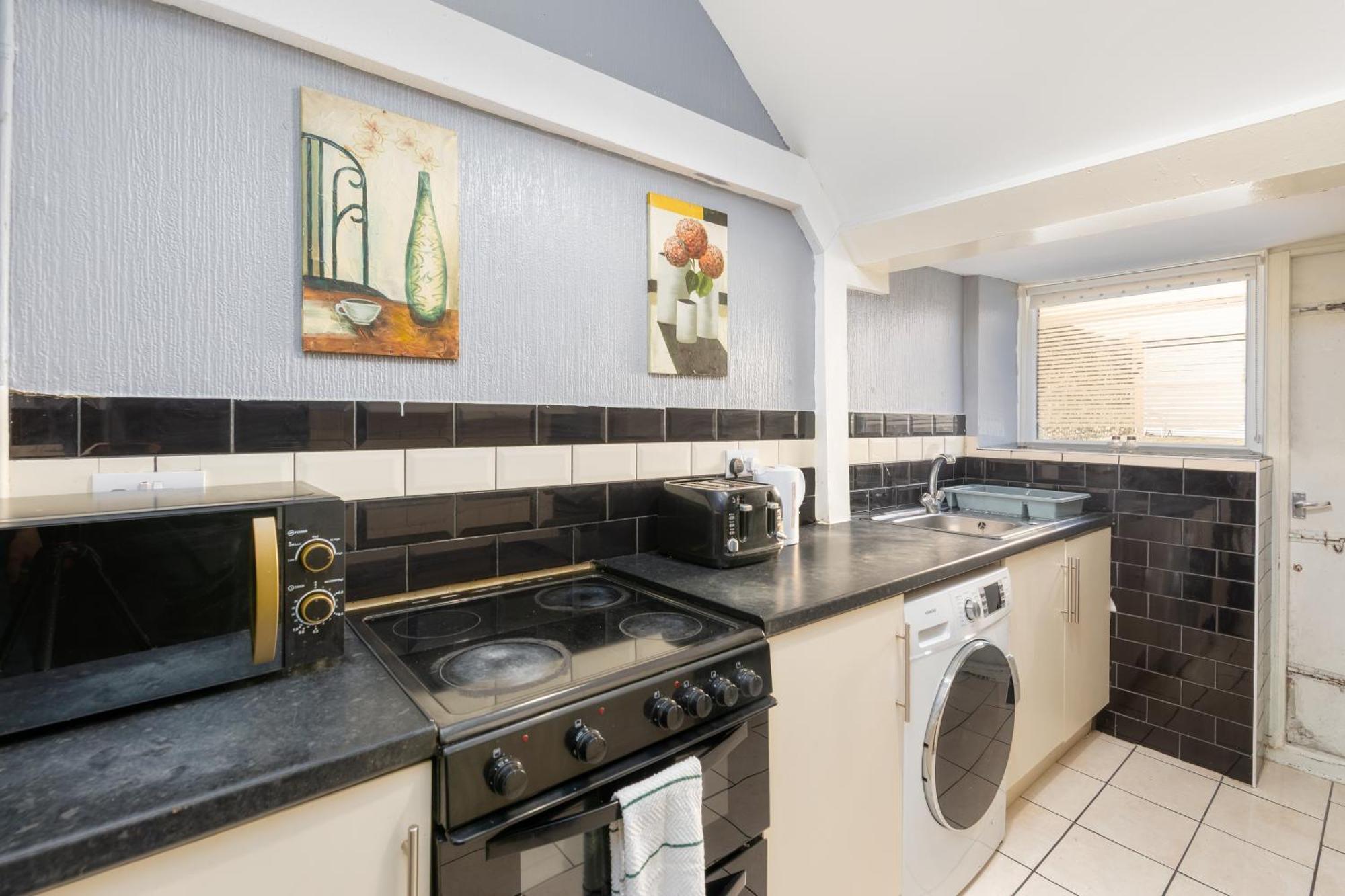 Centre Super Spacious Town House Free Parking And Wi-fi Appartamento