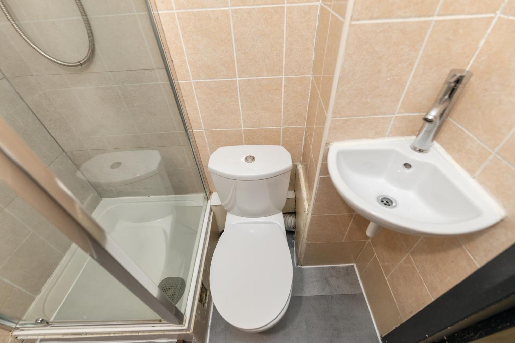 Centre Super Spacious Town House Free Parking And Wi-fi * Newcastle Upon Tyne